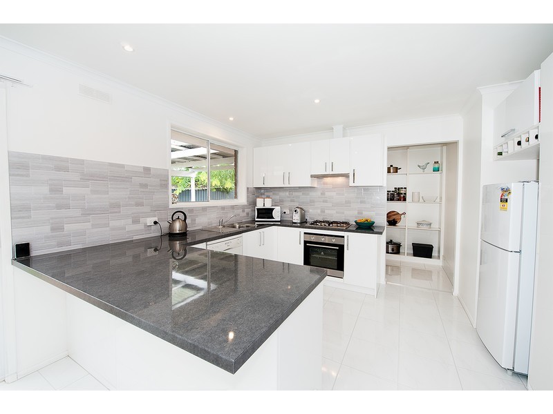 6 Granya Court, Thurgoona NSW 2640