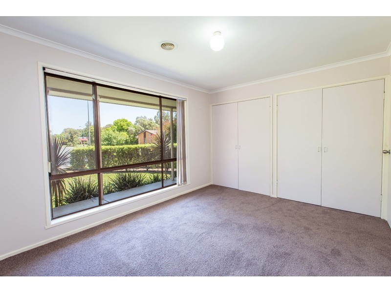 21 Lacebark Court, Thurgoona NSW 2640