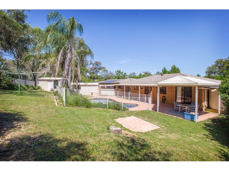 21 Lacebark Court, Thurgoona NSW 2640