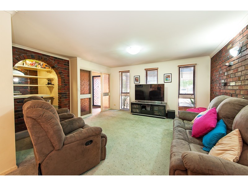 330 Mark Crescent, Lavington NSW 2641