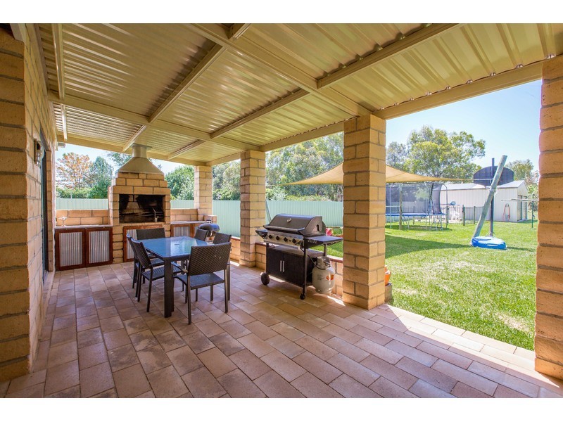 169 Hoddle Street, Howlong NSW 2643