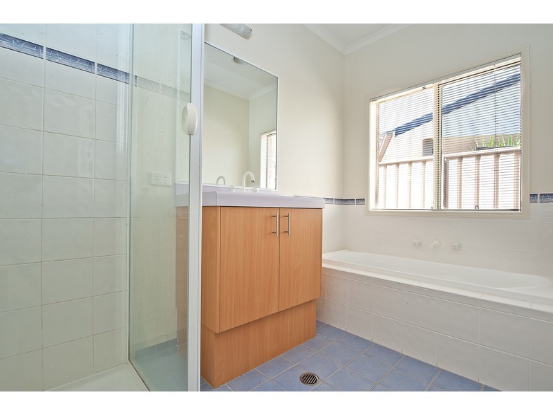 128 Dryandra Way, Thurgoona NSW 2640