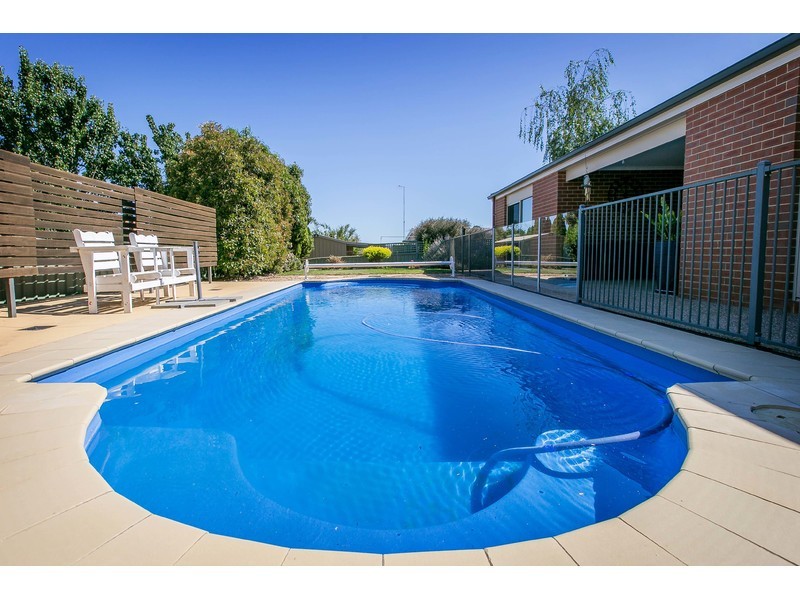15 Scarborough Drive, Wodonga VIC 3690