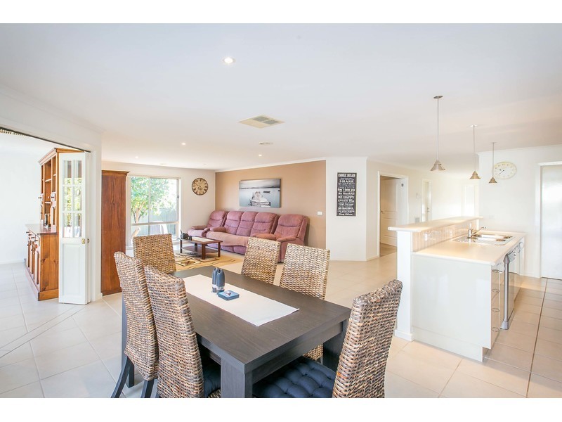 15 Scarborough Drive, Wodonga VIC 3690