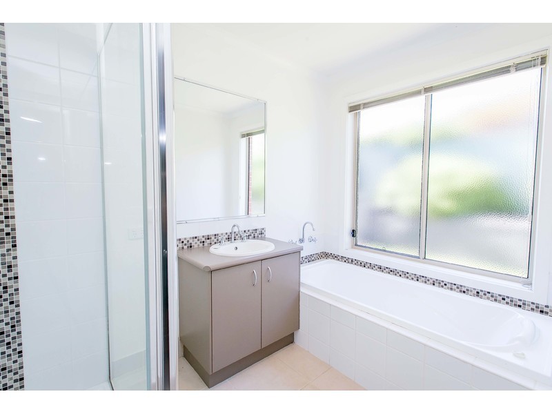 15 Scarborough Drive, Wodonga VIC 3690