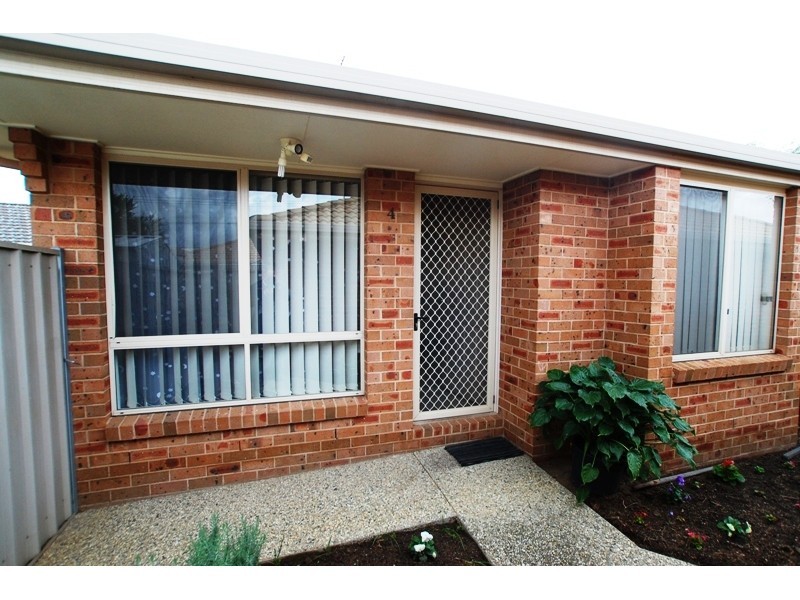 4/472 Breen Street, Lavington NSW 2641