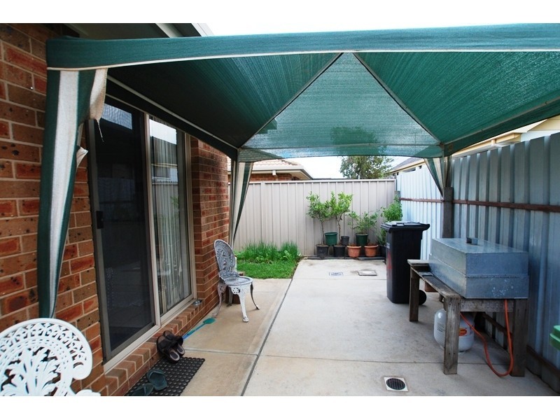 4/472 Breen Street, Lavington NSW 2641