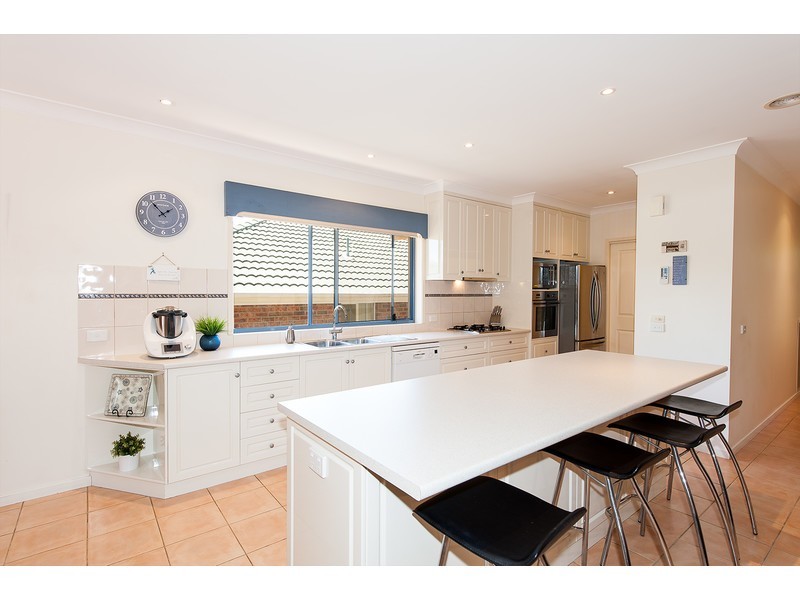 10 Paton Close, Thurgoona NSW 2640