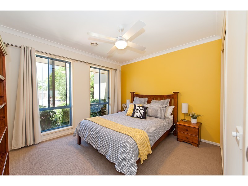 10 Paton Close, Thurgoona NSW 2640