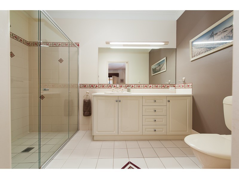 10 Paton Close, Thurgoona NSW 2640