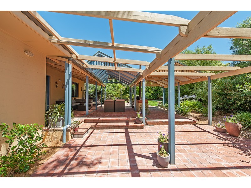 10 Paton Close, Thurgoona NSW 2640