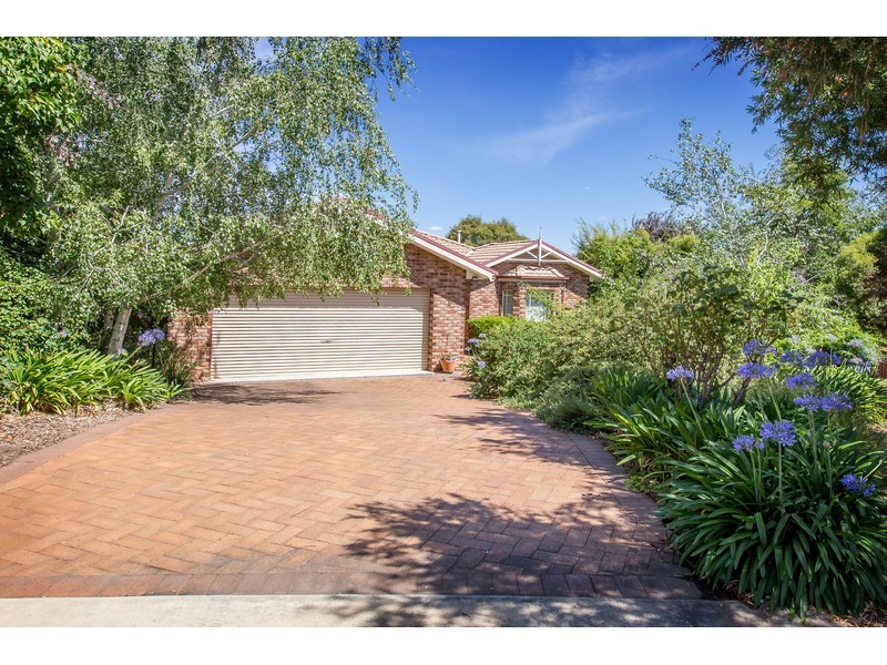 9 Hampton Court, East Albury NSW 2640