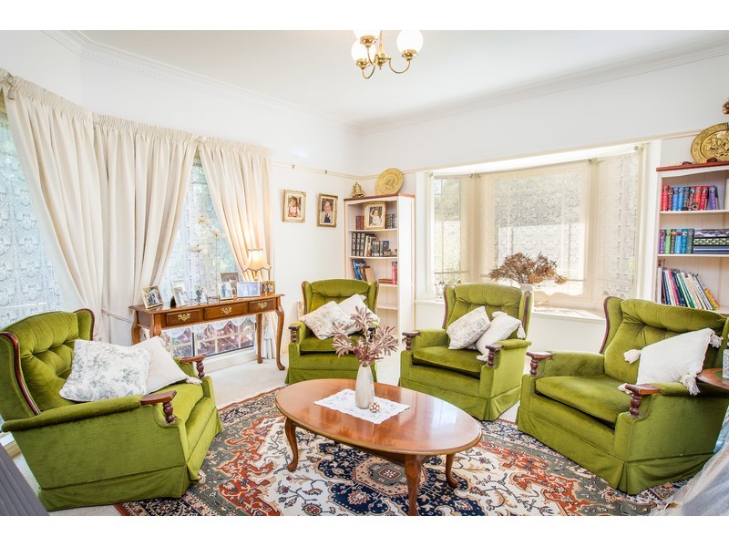 9 Hampton Court, East Albury NSW 2640