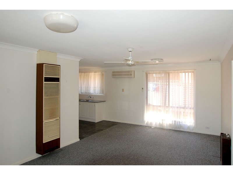 2/320 Kaitlers Road, Lavington NSW 2641