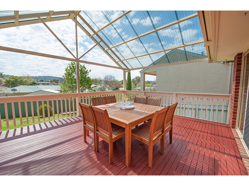 18 Orchard Way, Lavington NSW 2641