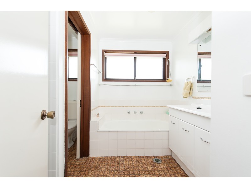 92 Feathertop Circuit, Thurgoona NSW 2640