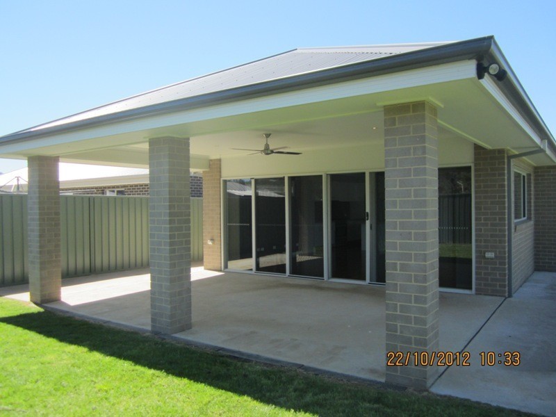 44 Champions Street, Glenroy NSW 2640