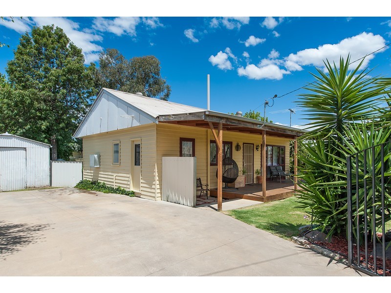 394 Eden Street, Lavington NSW 2641