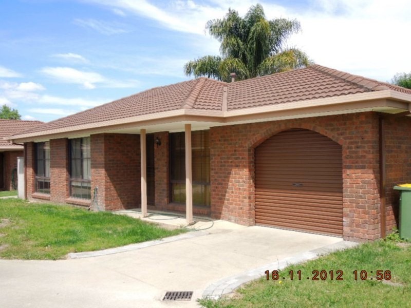 2/573 Heathwood Avenue, Lavington NSW 2641