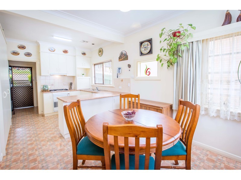 236 Bernhardt Street, East Albury NSW 2640