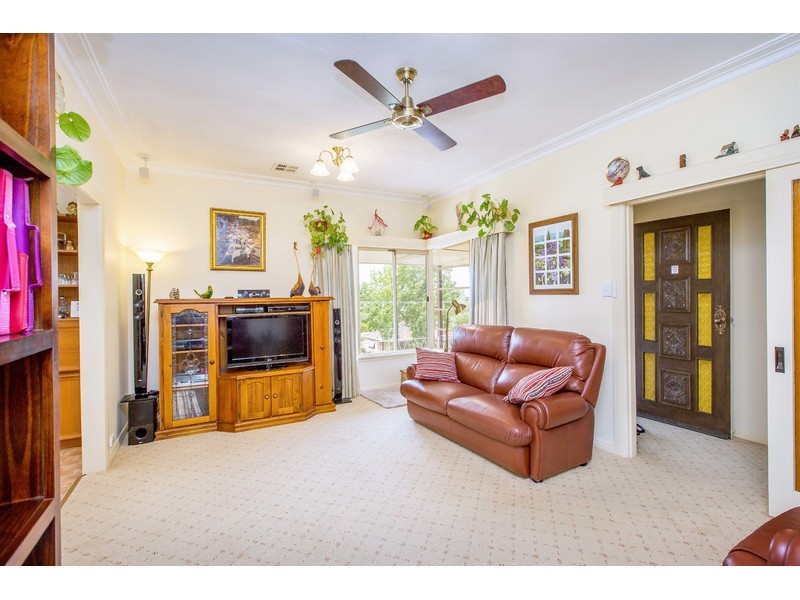 236 Bernhardt Street, East Albury NSW 2640