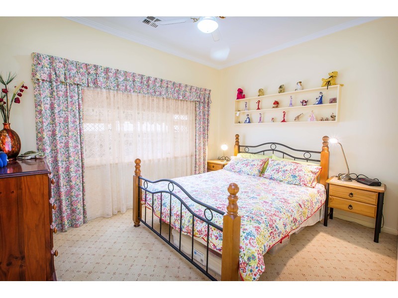 236 Bernhardt Street, East Albury NSW 2640