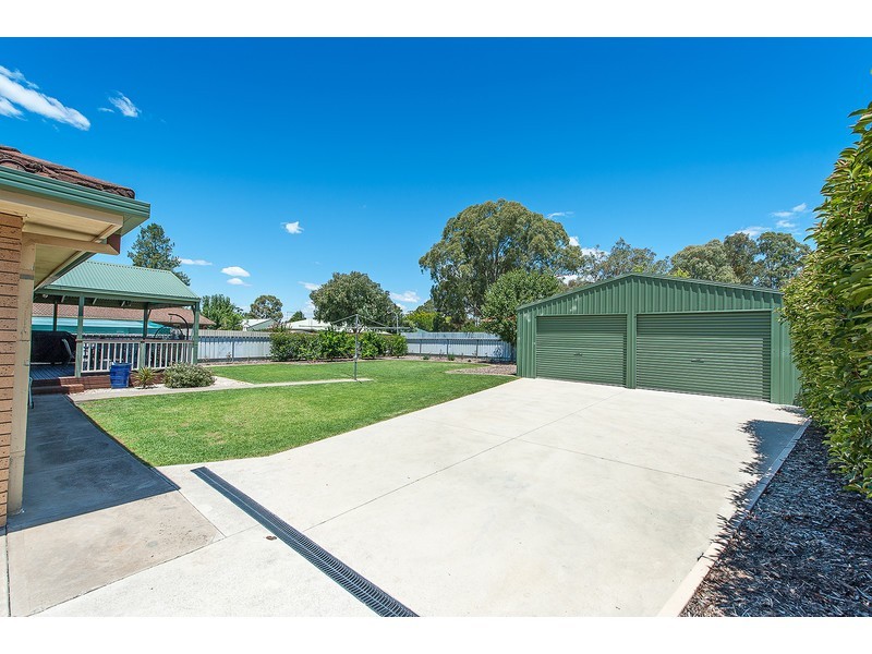 75 St Andrews Circuit, Thurgoona NSW 2640