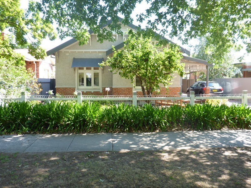 450 Crisp Street, Albury NSW 2640