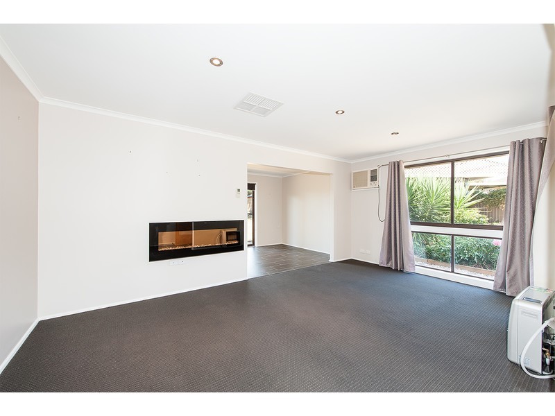 4 Budginigi Place, Thurgoona NSW 2640