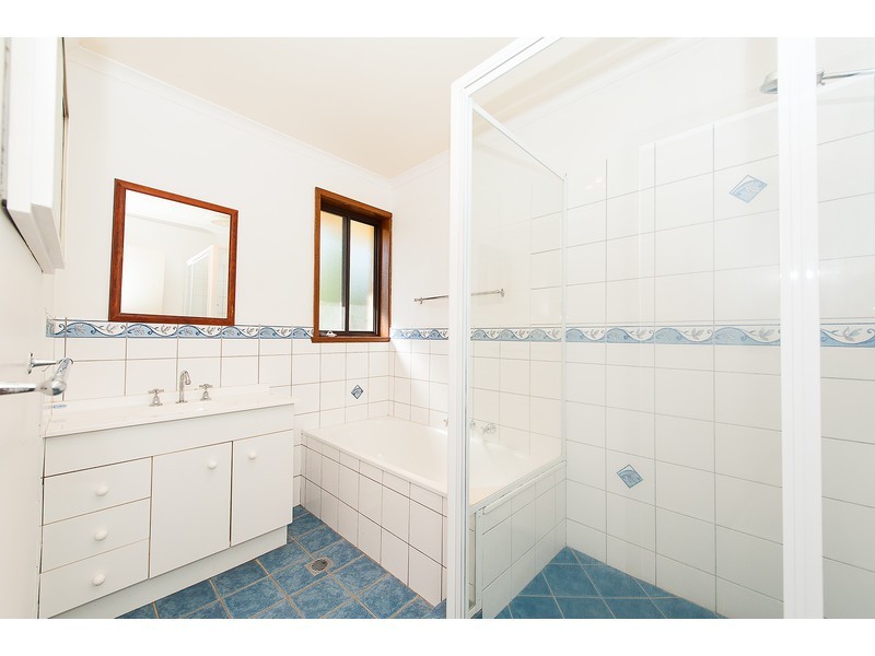 4 Budginigi Place, Thurgoona NSW 2640