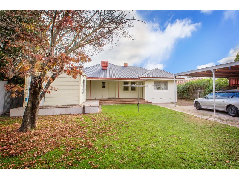 210 Olive Street, South Albury NSW 2640