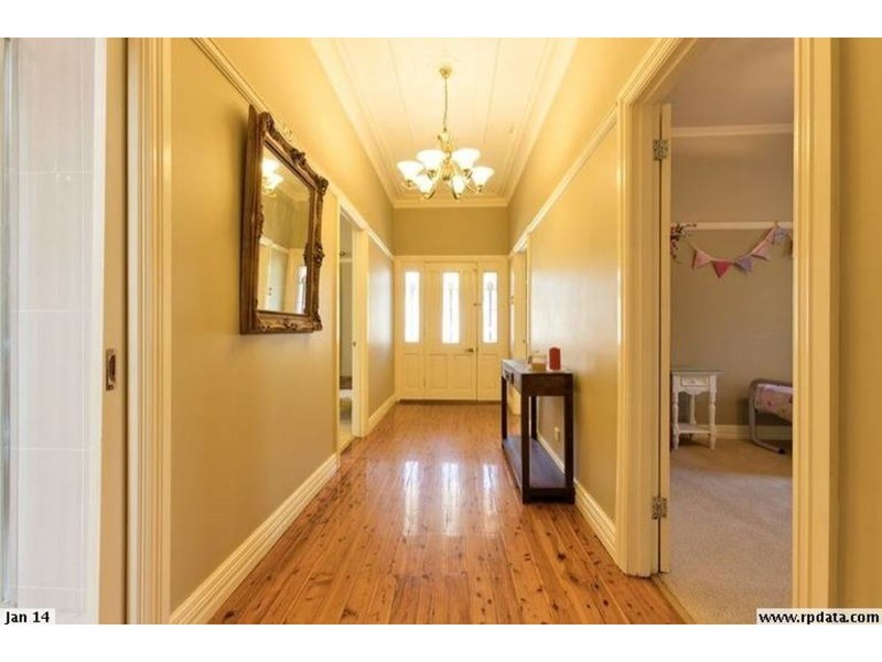 654 Elm Street, Albury NSW 2640