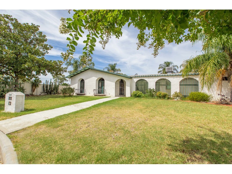 359 Indiana Court, Lavington NSW 2641