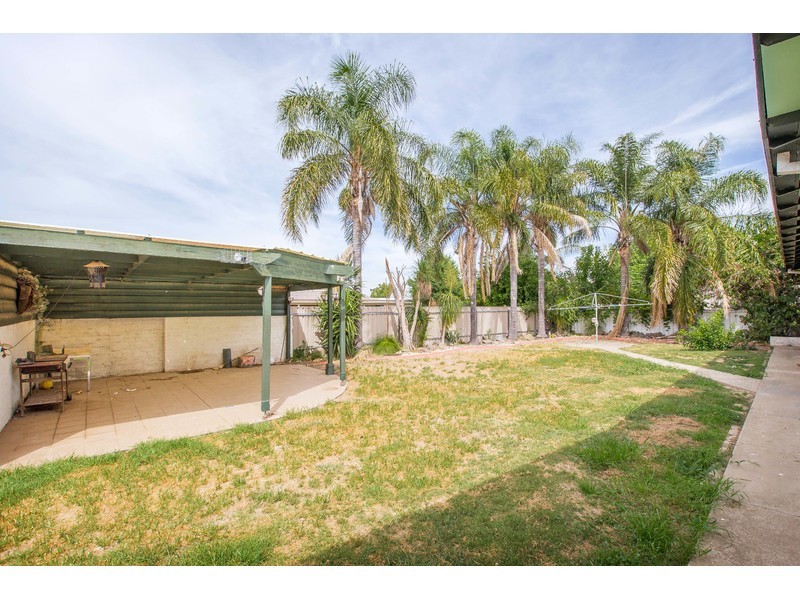 359 Indiana Court, Lavington NSW 2641