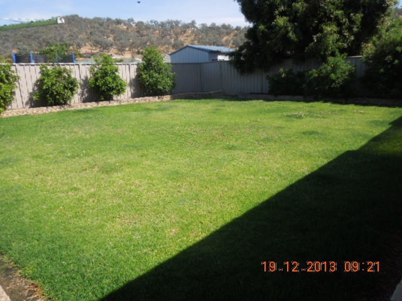 24 Fairbairn Street, Lavington NSW 2641