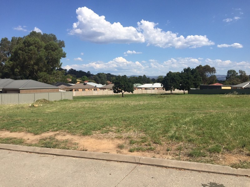 10 Mulga Place, West Albury NSW 2640