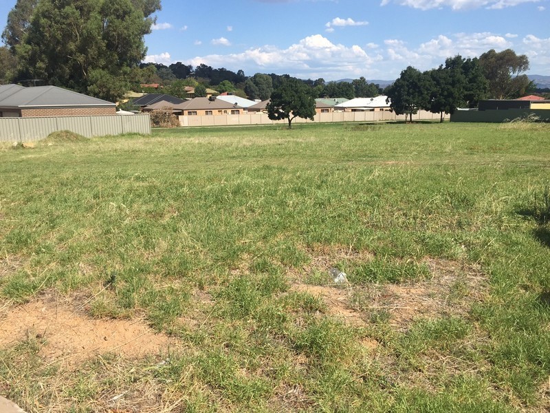 10 Mulga Place, West Albury NSW 2640