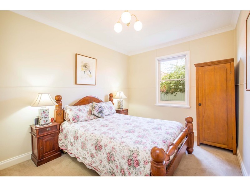 211 Andrews Street, East Albury NSW 2640
