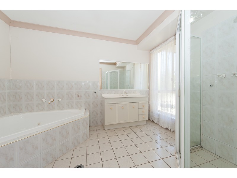 10 Keatinge Court, Lavington NSW 2641