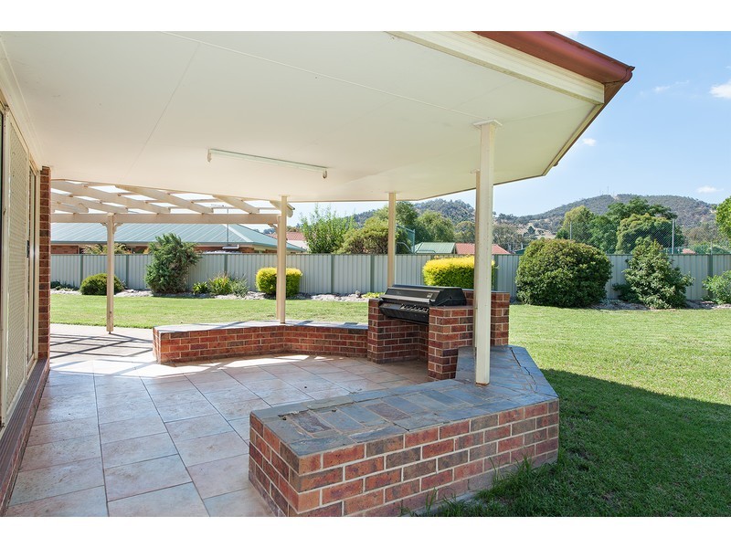 10 Keatinge Court, Lavington NSW 2641