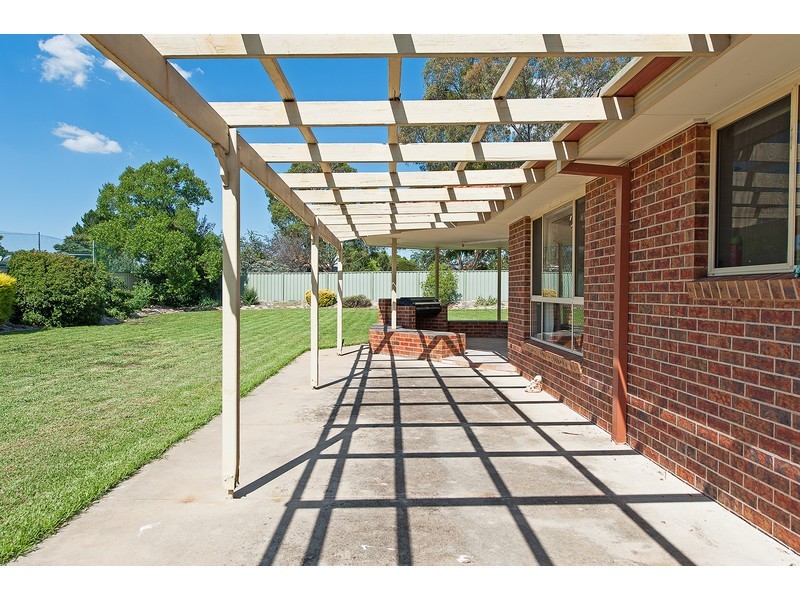 10 Keatinge Court, Lavington NSW 2641