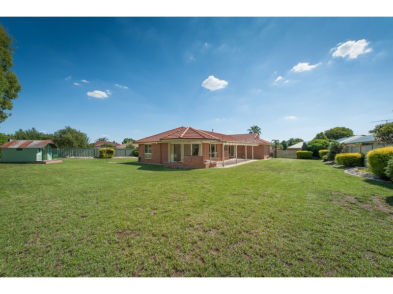 10 Keatinge Court, Lavington NSW 2641