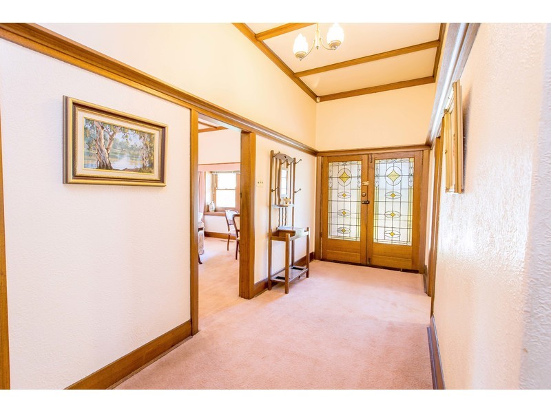 329 Vallombrosa Street, East Albury NSW 2640