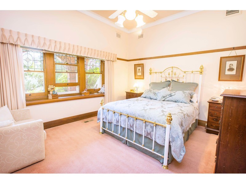 329 Vallombrosa Street, East Albury NSW 2640