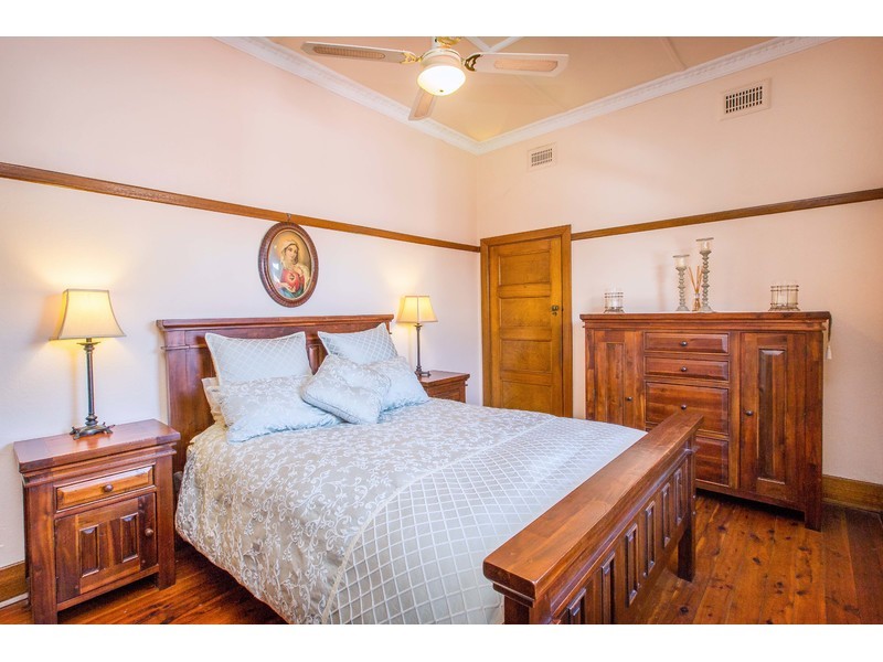 329 Vallombrosa Street, East Albury NSW 2640