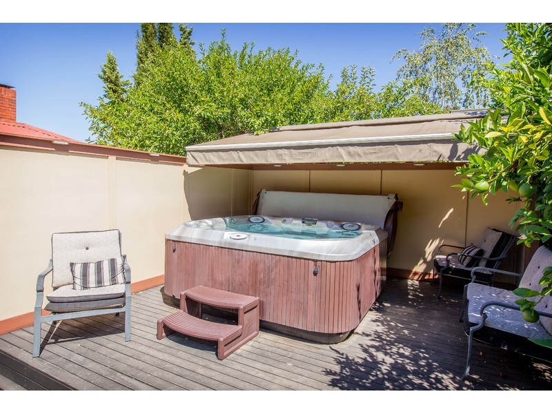 329 Vallombrosa Street, East Albury NSW 2640