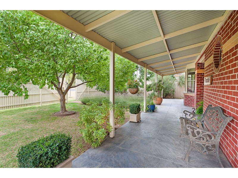 103 Hume Street, Howlong NSW 2643