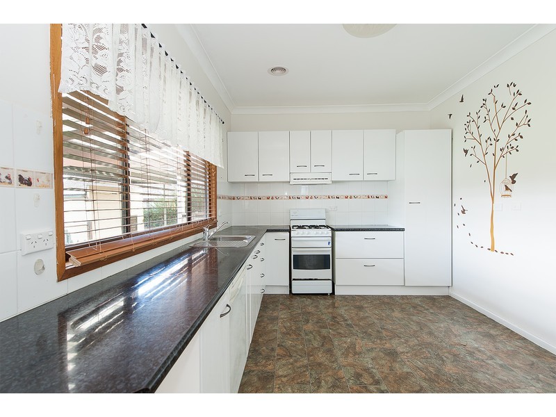 476 Griffith Road, Lavington NSW 2641