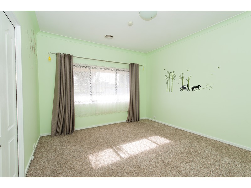 476 Griffith Road, Lavington NSW 2641