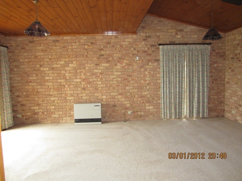 17 Warrenlee Drive, West Albury NSW 2640